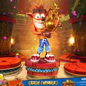 First 4 figures standard estatua 52 cm crash team racing nitro - fueled crash (winner)